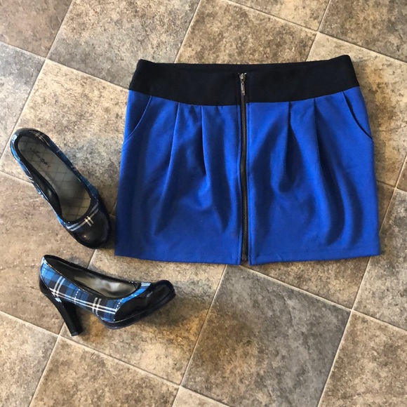Joe Benbasset Dresses & Skirts - 🍁3/$25🍁 Blue and Black Zip Up Mini Skirt